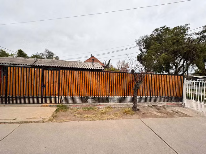 Casa con excelente ubicación y conectividad (176223)