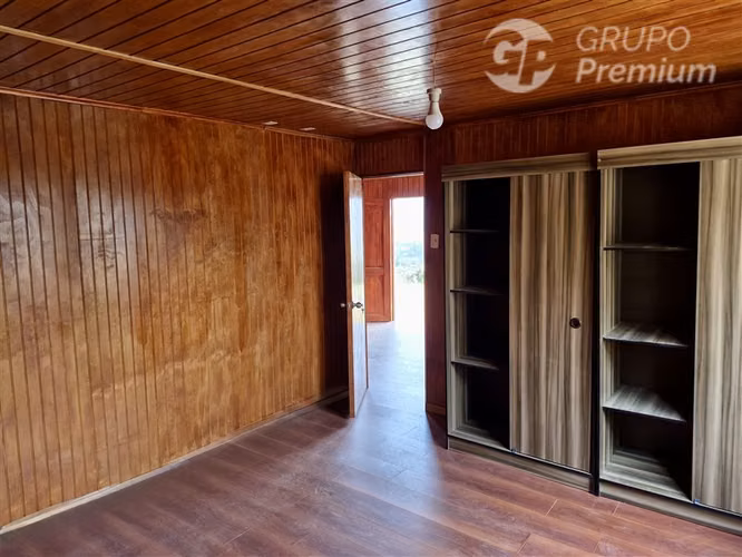 PARCELA CON CASA EN SECTOR RESIDENCIAL DE CURACAVI