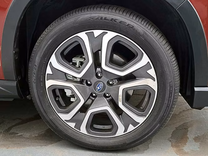 SUBARU EVOLTIS 2025