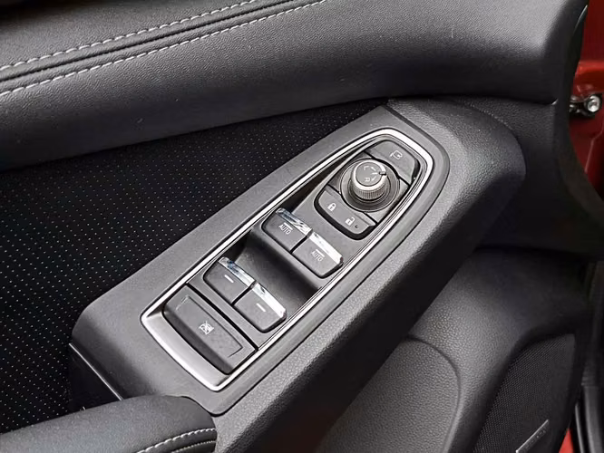 SUBARU EVOLTIS 2025