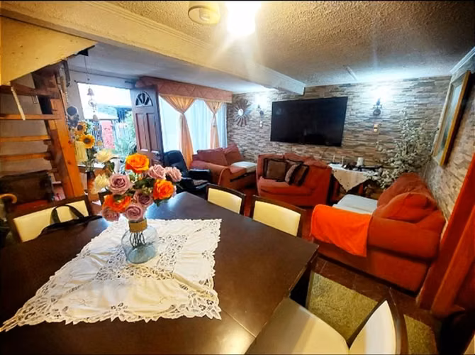 Casa en venta de 3 dormitorios en Peñalolén, JS