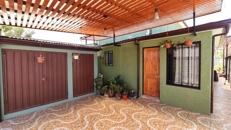 Casa en arriendo de 3 dorm 2 baños en La Florida
