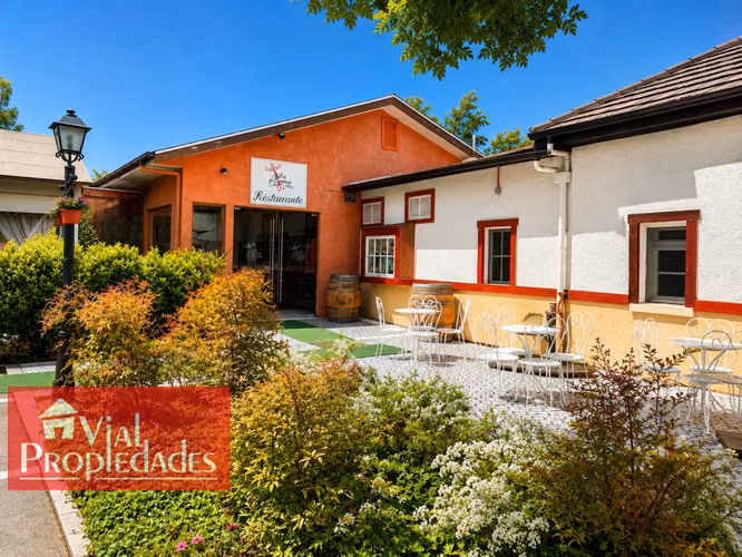 Excelente Terreno Comercial en Lo Barnechea | 500 m² Construidos | Potencial Strip Center o Centro Gastronómico