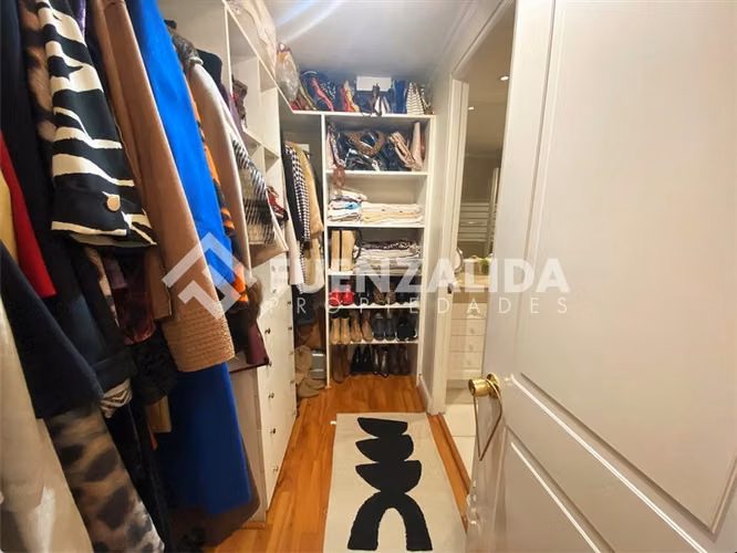 Departamento en venta de 4 dorm. en Las Condes