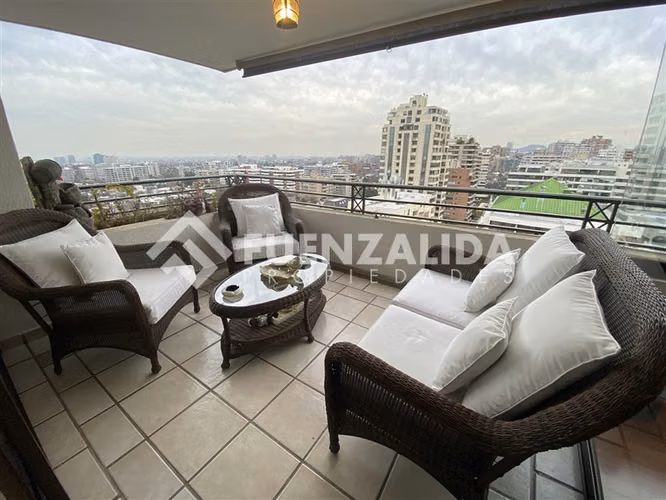 Departamento en venta de 4 dorm. en Las Condes