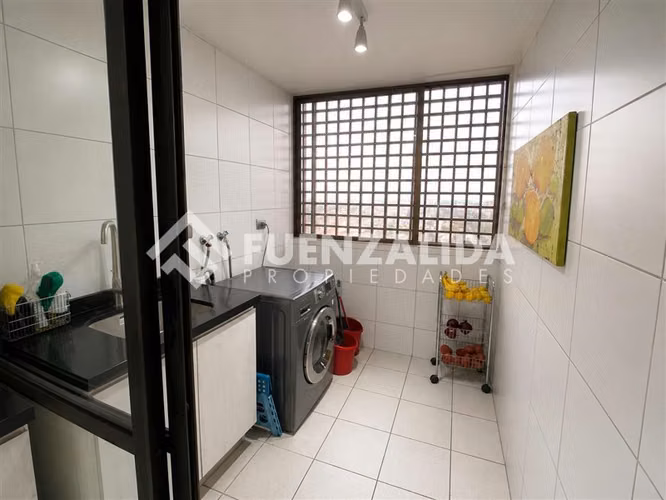 Departamento en venta de 4 dorm. en Las Condes
