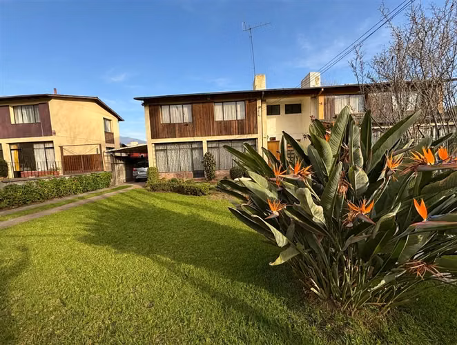 Casa en venta de 4 dorm. en La Reina / Country Club