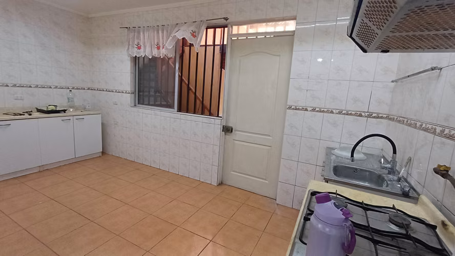 Amplia Casa Calle Baquedano 193 m²  Gran Patio y Mini Departamento