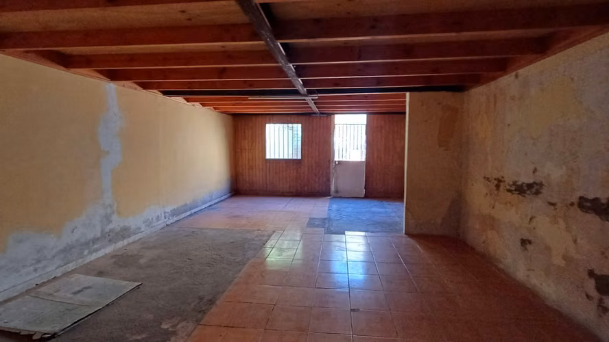 Amplia Casa Calle Baquedano 193 m²  Gran Patio y Mini Departamento