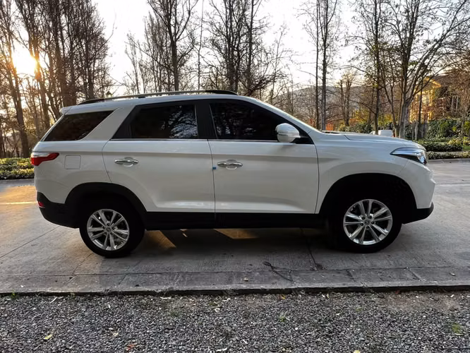 DFSK SUV 560 COMFORT 1.8L 4X2 MT5 5P año 2024