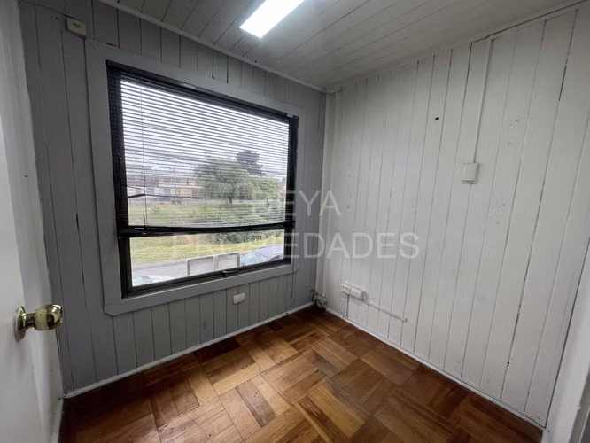 Oficina-Local comercial en Presidente Ibañez (176260)