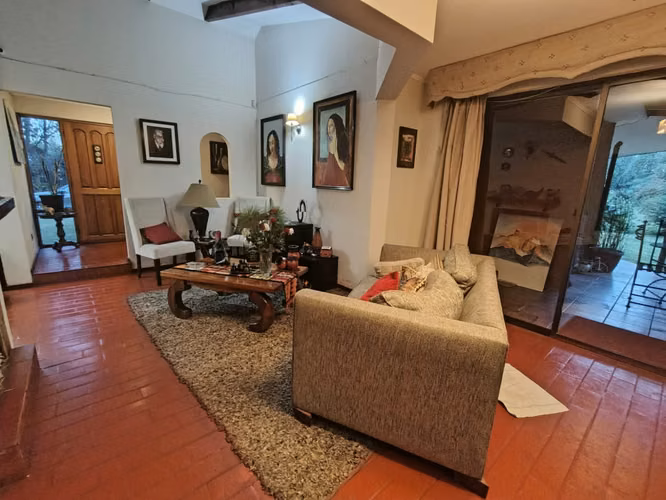 ARRIENDO CASA DE 4D/4B EN PARCELA CERCANA AL COLEGIO CARAMPANGUE
