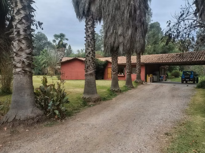 ARRIENDO CASA DE 4D/4B EN PARCELA CERCANA AL COLEGIO CARAMPANGUE