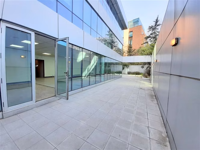 109 m2 planta libre, 155 patio uso y goce exclusivo