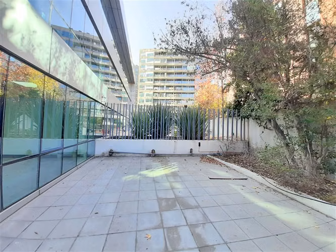 109 m2 planta libre, 155 patio uso y goce exclusivo