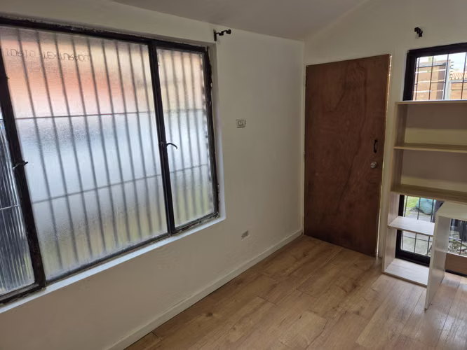 Arriendo pieza independiente