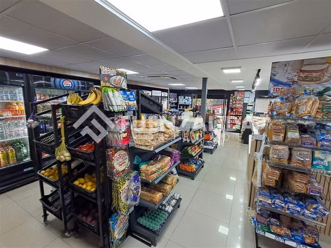 Casa Comercial Metro Manquehue Varios Rubros Las Condes - Imagen 5