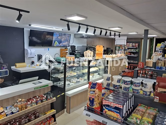 Casa Comercial Metro Manquehue Varios Rubros Las Condes - Imagen 4