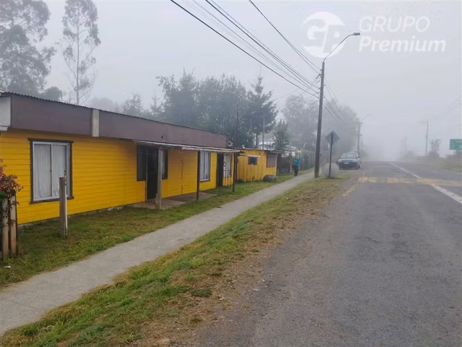 Sitio en venta con 4 casas en Teodoro Schmidt