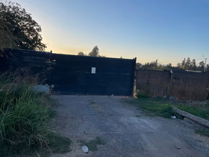 Terreno de 2000 mts2 en arriendo en Talagante