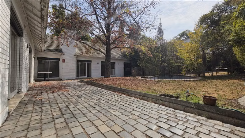Casa en venta de 5 dorm. en Vitacura Lo Castillo