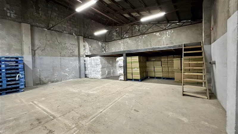 BODEGA, SOLO ALMACENAJE, 200 M2 CENTRO P.ARENAS
