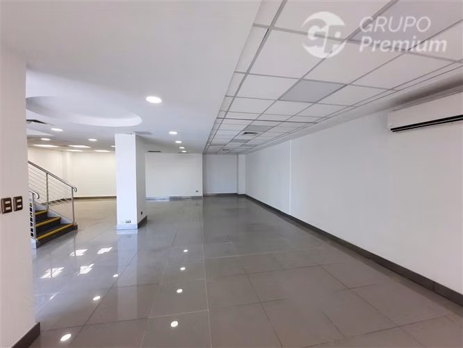LOCAL COMERCIAL PATIO LA REINA 250M2- 2 NIVELES - ALTO FLUJO