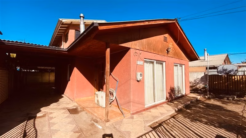 Casa en venta de 5 dorm. en Los Andes