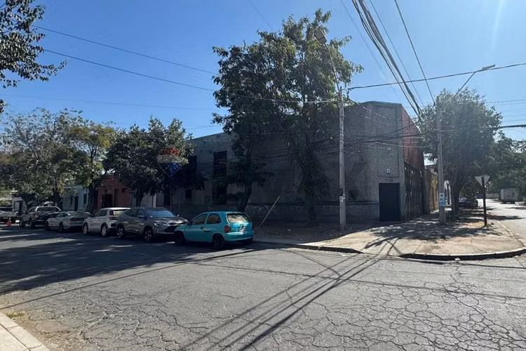 Espacio mixto 213 m² con oficinas y bodegaje