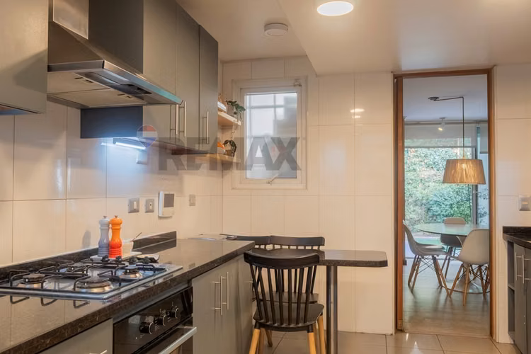 Townhouse 3d + serv en sector sebastián elcano