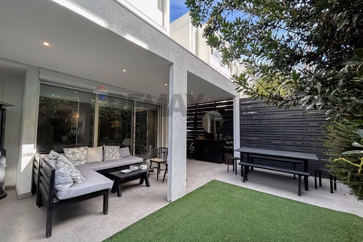 Townhouse 3d + serv en sector sebastián elcano