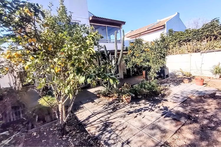 "tu casa ideal en huechuraba: espaciosa y moderna"