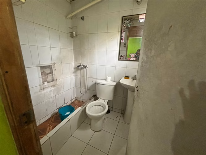 VENTA DE CASA CON LOCAL COMERCIAL