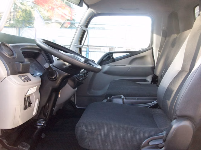 camion mitsubishi canter 915  2018