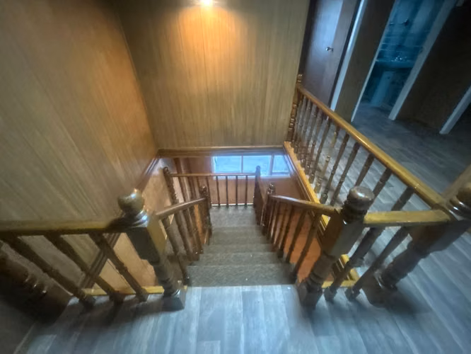 ARRIENDO CENTRICA CASA ESQUINA CON AMPLIOS ESPACIOS
