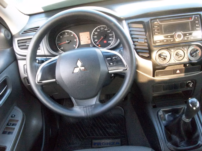 camioneta mitsubishi l200 4x4 diesel  2017