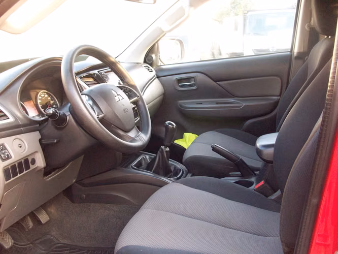 camioneta mitsubishi l200 4x4 diesel  2017