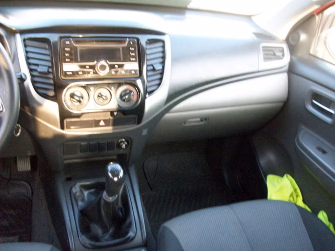 camioneta mitsubishi l200 4x4 diesel  2017