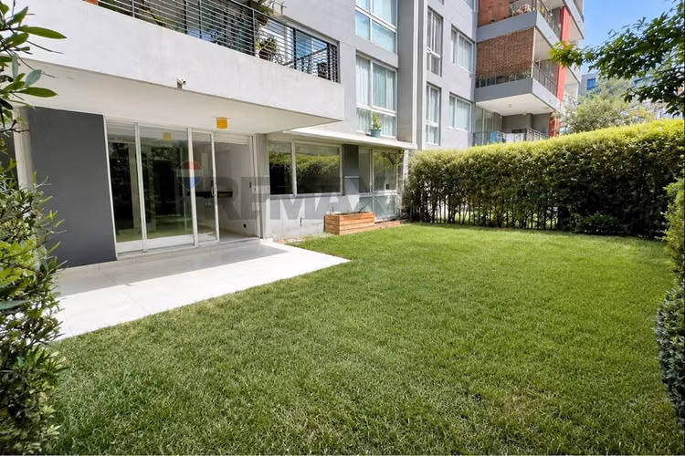 Depto de 82 m2 con amplio patio