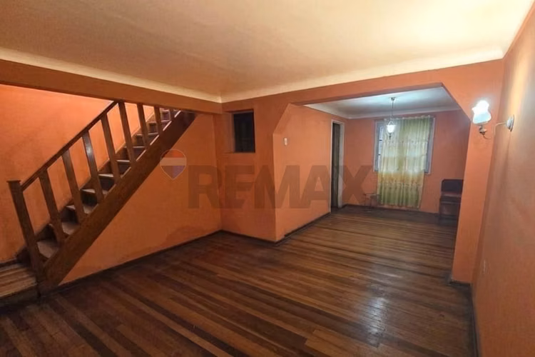 Casa a pasos del metro cerrillos