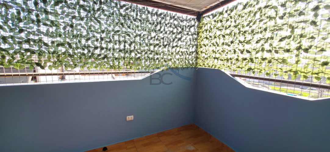 Se vende gran casa esquina ampliada sólida. (176354)