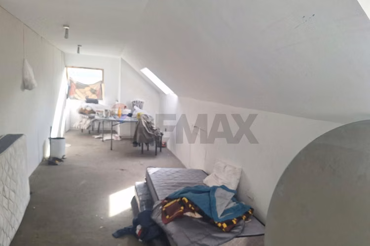 Casa en av robles/local remodelación