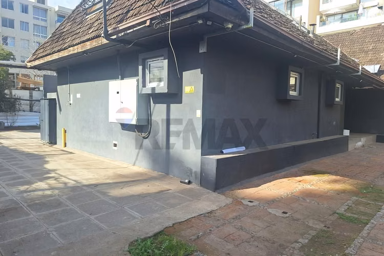Casa en av robles/local remodelación
