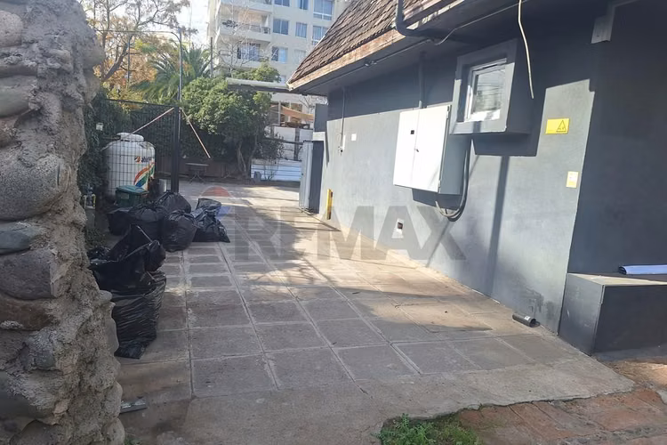 Casa en av robles/local remodelación