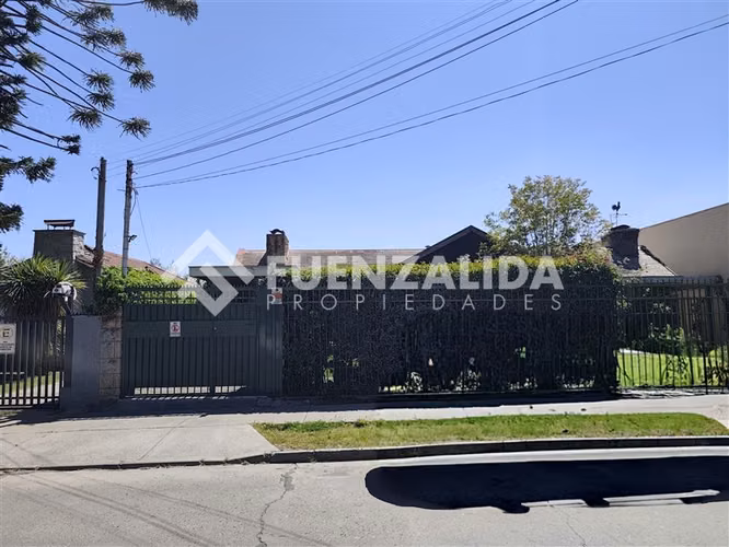Casa en venta de 4 dormitporios en Puente Alto, AEP