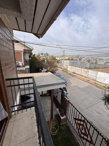 Se Vende: Casa Familiar c/Terraza y Acceso Techado – Maipú