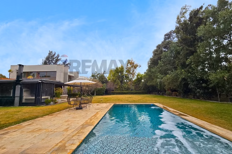Gran parcela, lujosa casa ppal + casa adicional