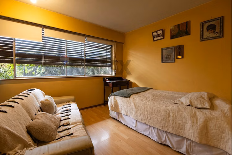 Amplia casa para remodelar