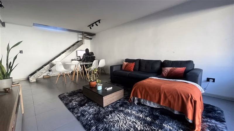 ¡OPORTUNIDAD! Dúplex Remodelado en VENTA - Las Condes