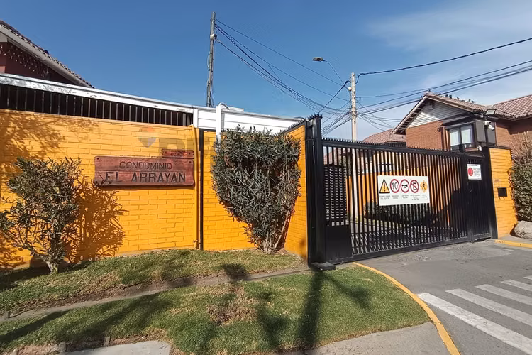 Casa en venta cond. loma verde (pte alto)